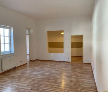 Geräumige 2-Raum-Wohnung am Marktplatz - Photo 3