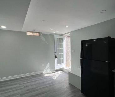 For Lease - 43 Jessop Drive, Brampton, Ontario - Photo 3