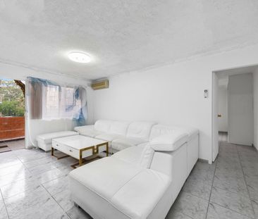 SPACIOUS ONE BEDROOM UNIT IN CONVENIENT LOCATION - Photo 6