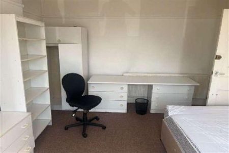 Brassey Road, Winton, Bournemouth, BH9 - Photo 2