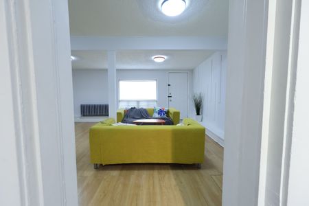 For Lease - 1108 St.Clair Avenue Unit# Upper, Toronto, Ontario - Photo 4