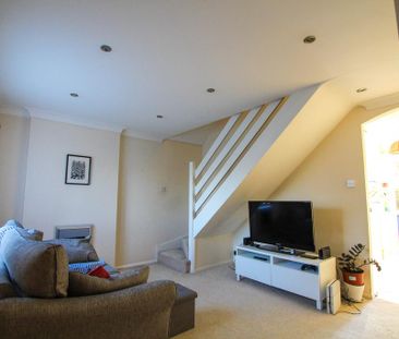 2 bedroom terraced house to rent - Photo 1