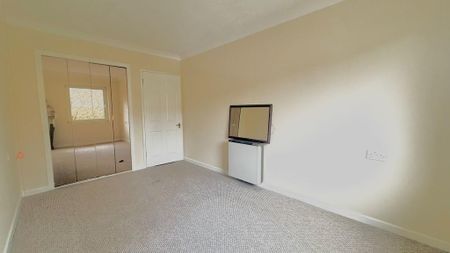 1 bedroom retirement property to rent - Photo 2