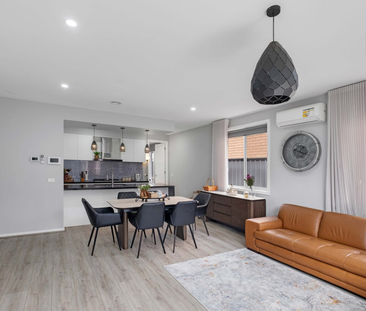 Beautifully Presented Family Home in the Heart of The Grove Estate - Photo 1