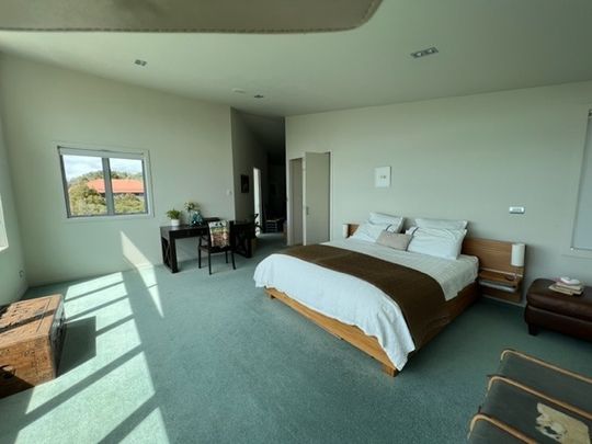 CALLING ALL TENANTS WANTING A FABULOUS HOME IN A FABULOUS LOCATION WITH A FABULOUS SEA VIEW! - Photo 1
