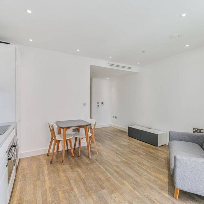 Studio to rent - Photo 1