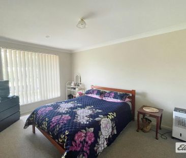 NEAT AS A PIN! - Photo 6