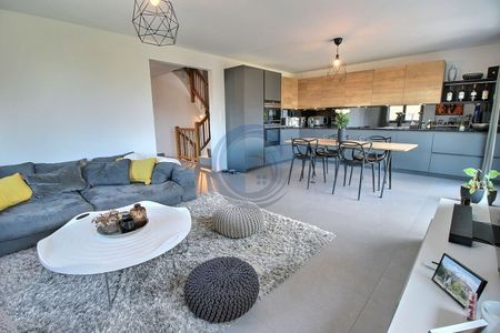 MAGNIFIQUE APPARTEMENT DUPLEX DE 4,5 PIÈCES AVEC JARDIN - Foto 2