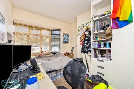 5 bedroom semi-detached house to rent - Photo 4