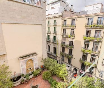 Room in a shared 8-bedroom apartment for rent in El Raval - Photo 2