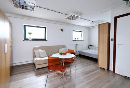 Kawalerka w kameralnym budynku na Zaciszu 20 m² - Photo 3