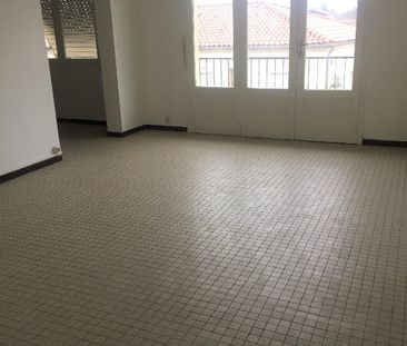 Location Appartement 2 pièces 51m² LIBOURNE 33500 - Photo 6
