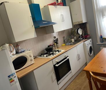 Room in a Shared Flat, Hainault Road, E11 - Photo 3