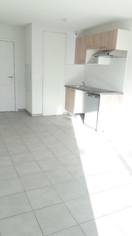 Location Appartement 2 pièces 40m² SOUSTONS 40140 - Photo 2