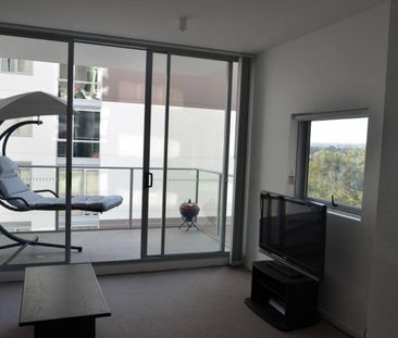 Modern 1 Bedroom Apartment in the Heart of Macquarie Park - Photo 4