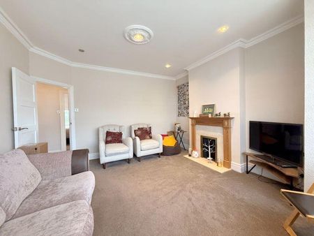 2 bedroom maisonette to rent - Photo 2
