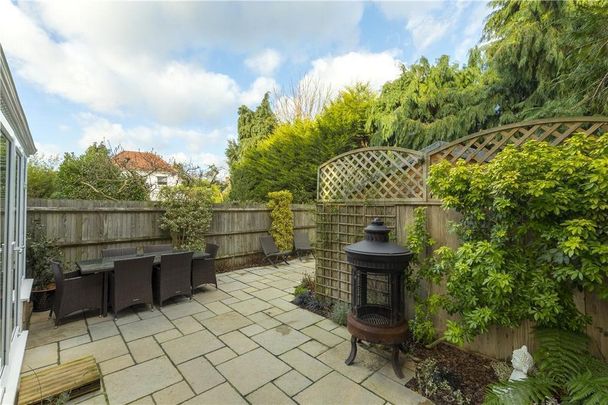 Castle Mews, Weybridge, Surrey, KT13 - Photo 1