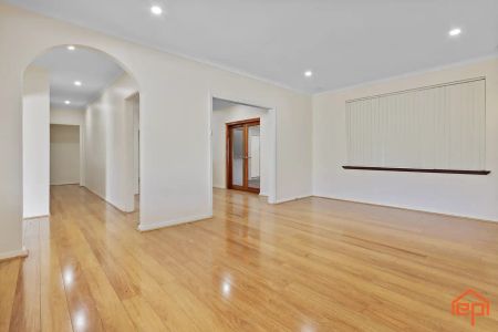 “Family home with great location” - Photo 2