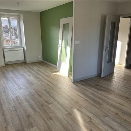 Location Appartement 4 pièces 75m² DUNIERES 43220 - Photo 1