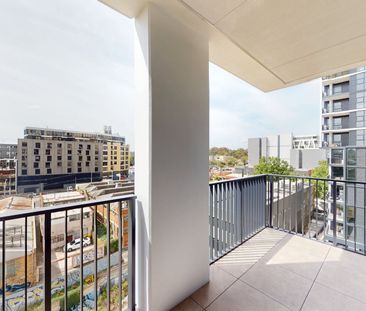 Elevated Style. Effortless North Melbourne Living. - Photo 2