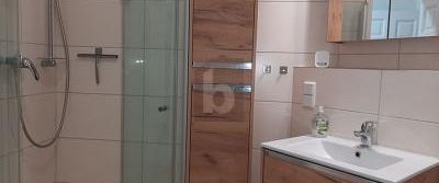 STILLVOLLE ELEGANZ MIT VORGARTEN - Foto 1