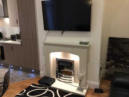 3 Double Bed Apartment Myrtle Grove Jesmond - Photo 5