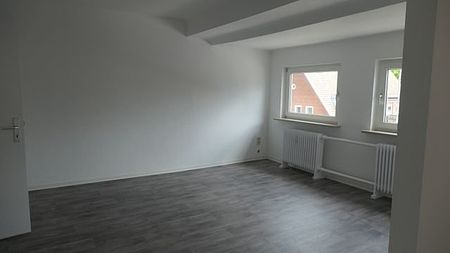 Neu renovierte 3 Zimmer DG- Wohnung in Norderstedt – Garstedt zu vermieten !!! - Foto 2