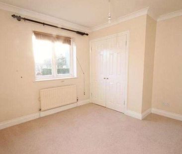 Leatherhead, KT22 - Photo 1