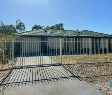 “Stylish, Spacious & So Convenient – 481 Whites Rd, Parafield Garde... - Photo 3