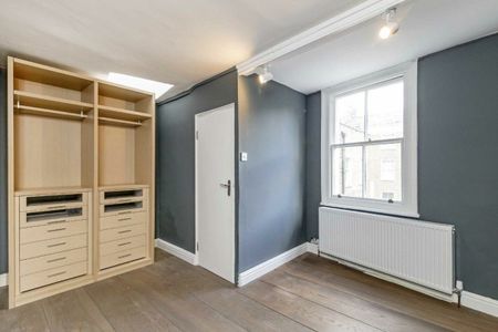 Kensington Church Street, Kensington, W8 - Photo 3