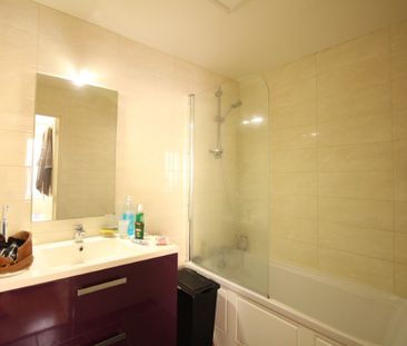 Location Appartement 2 pièces 54m² CHERBOURG-EN-COTENTIN 50100 - Photo 6