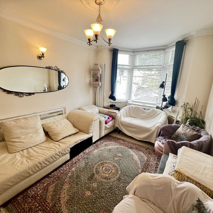 Kingston Road, Greater London, UB2 - Photo 1