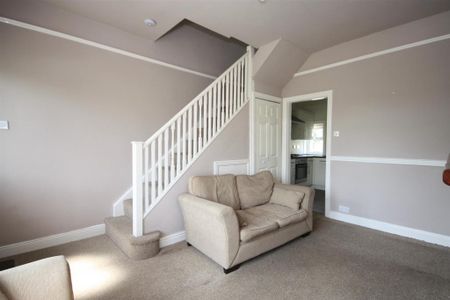 2 bedroom terraced house to rent - Photo 2