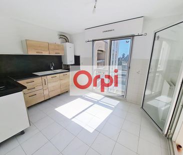 Location Appartement 4 pièces 88m² ST LAURENT DU VAR 06700 - Photo 5