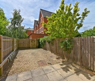 1 bedroom in a house share to rent - Photo 6