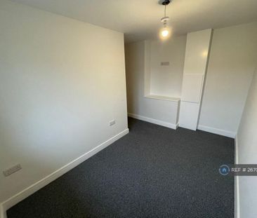 4 bedroom terraced house to rent - Photo 3