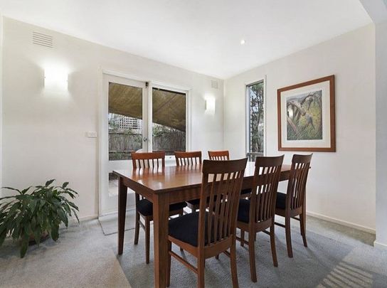 28 Lennox Avenue, Glen Waverley - Photo 1