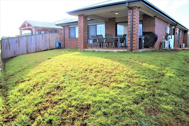 3 BEDROOM FAMILY HOME IN GREAT LOCATION - Photo 1