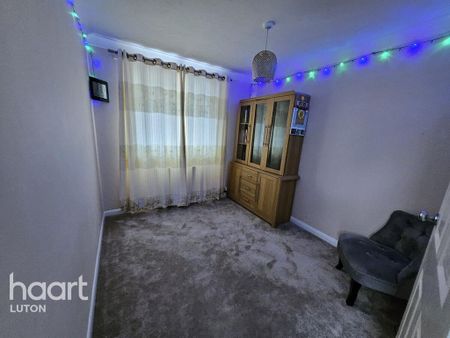 4 bedroom detached bungalow to rent - Photo 2