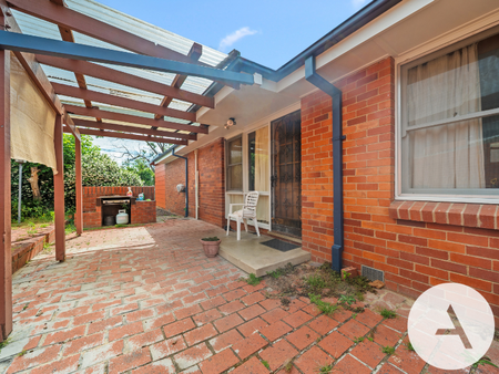 135 Theodore Street, Curtin ACT 2605 - House For Rent | Domain - Photo 2