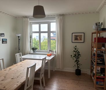 <b>LYS OG INDFLYTNINGSKLAR 3-VÆRELSERS LEJLIGHED PÅ ØSTERBRO – AALB... - Foto 5