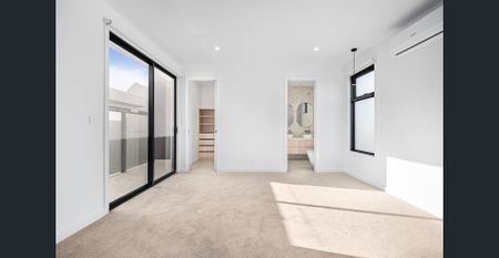 Brand-New 4 Bedroom Luxury Townhouse in McKinnon Primary Zone - Photo 2
