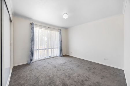 Lovely 2 Bedroom Home with Great Shedding - Photo 2