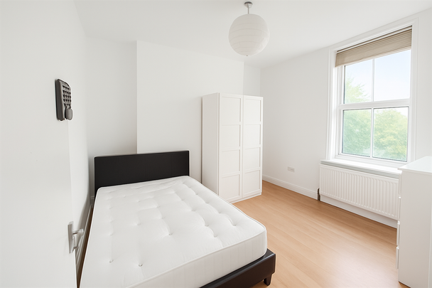 Seven Sisters Road, N7, London - Photo 1