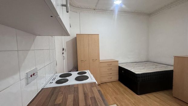 Studio to rent - Photo 1