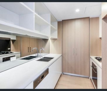 Spacious 2 bed-rooms Apartment located in Central Zetland - Photo 4