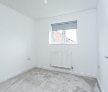 4 bedroom semi-detached house to rent - Photo 2