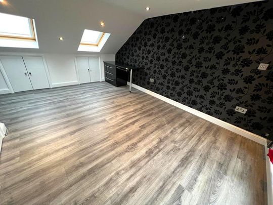 6 bedroom semi-detached house to rent - Photo 1