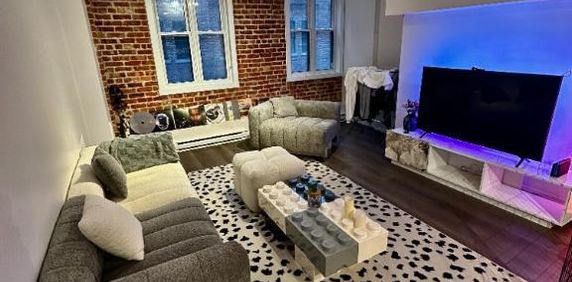 ONE MONTH RENT FREE DOWNTOWN LOFT MONTREAL - Photo 2