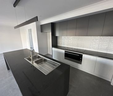 48 Santa Rosa Boulevard, Shepparton VIC 3630 - Photo 3